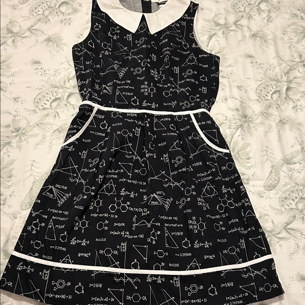 Retrolicious science dress, size medium